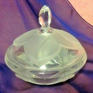 Studio Nova ~ Crystal Trinket Box Candy Dish w/frosted flowers Size:  5" x 6"